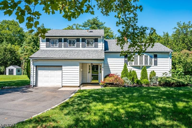36 Foxwood Dr, Franklin Twp., NJ 08873