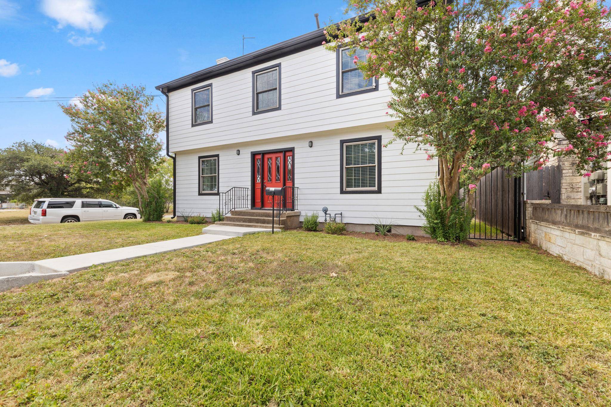 1013 E 38th 1/2 ST, Austin, TX 78751