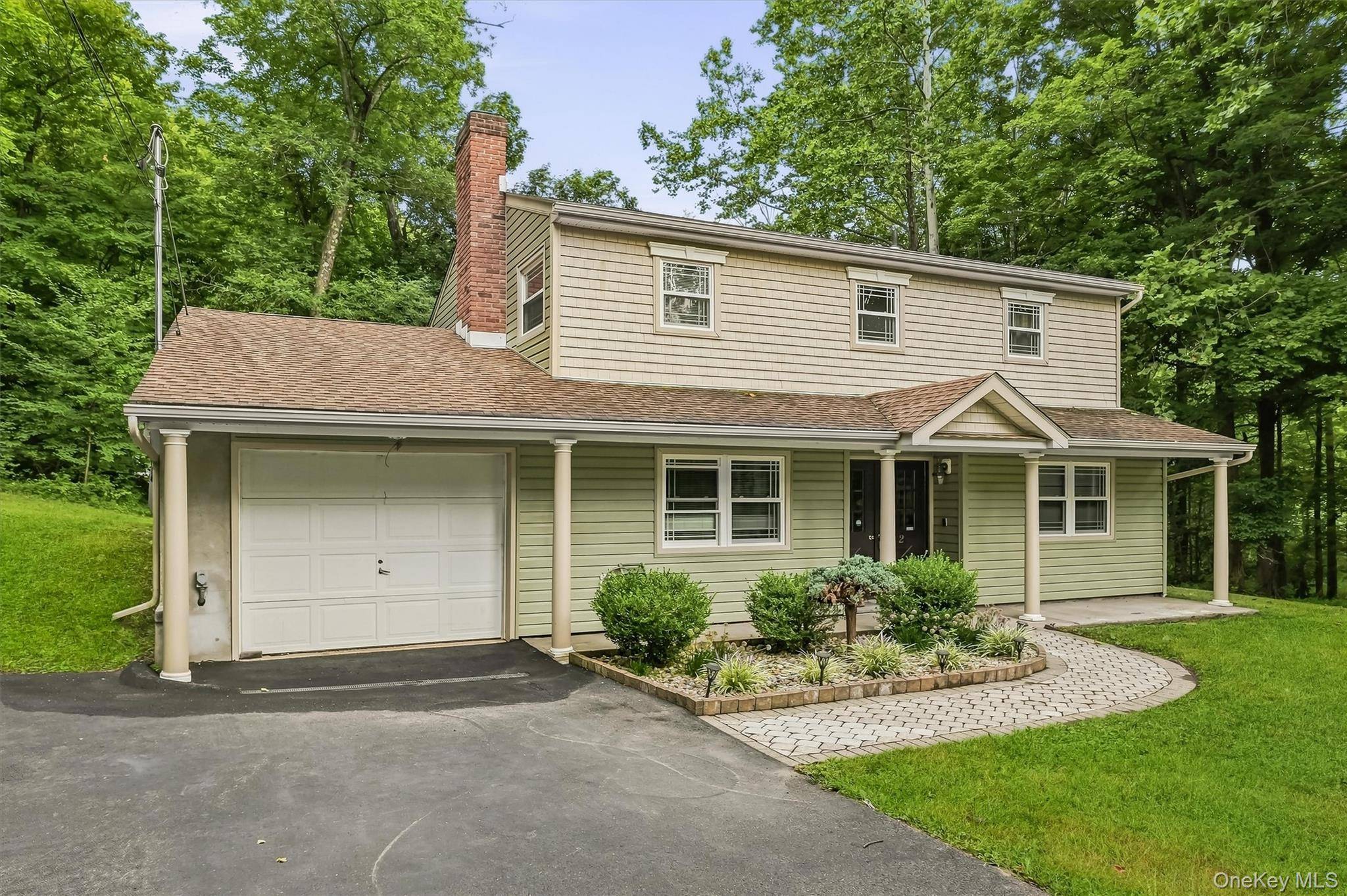 2 Lilac Hill RD, New Windsor, NY 12553