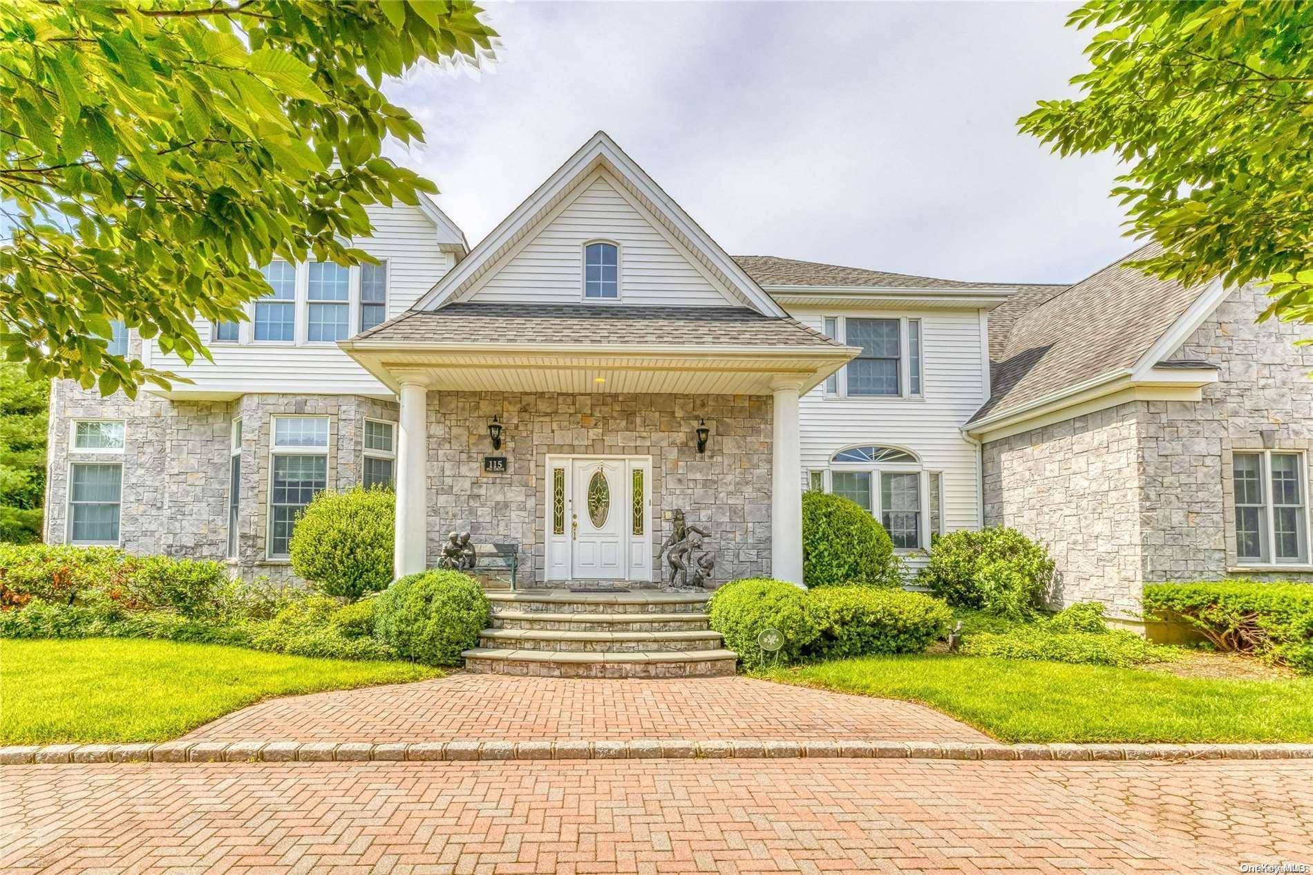 115 Fig DR, Dix Hills, NY 11746