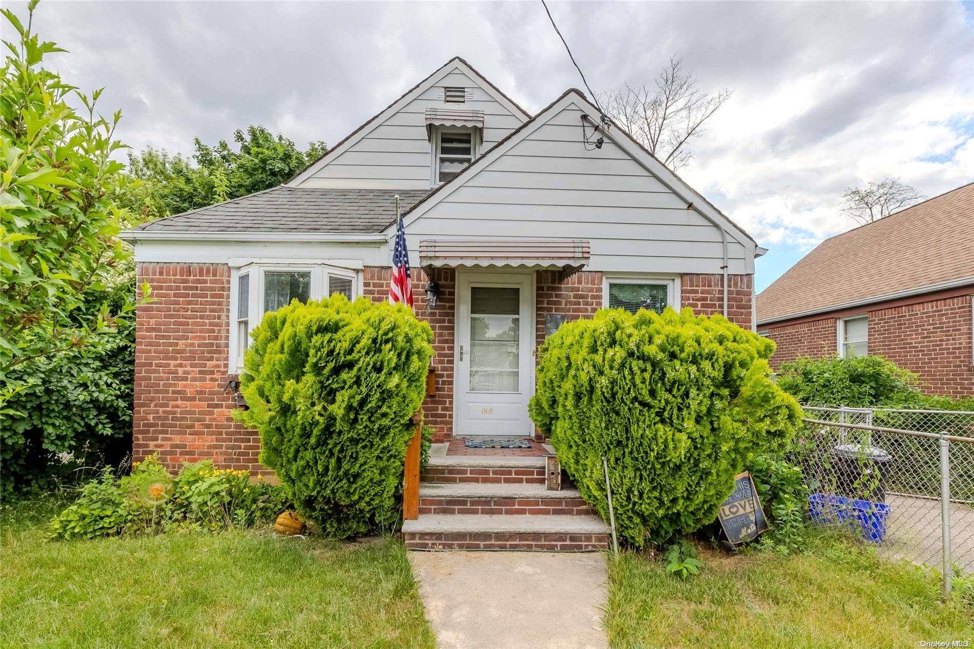 135 Mason ST, Hempstead, NY 11550