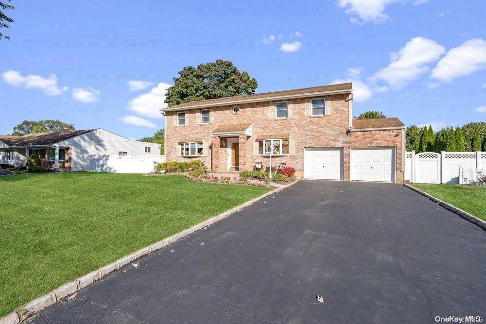 52 Steven PL, Smithtown, NY 11787