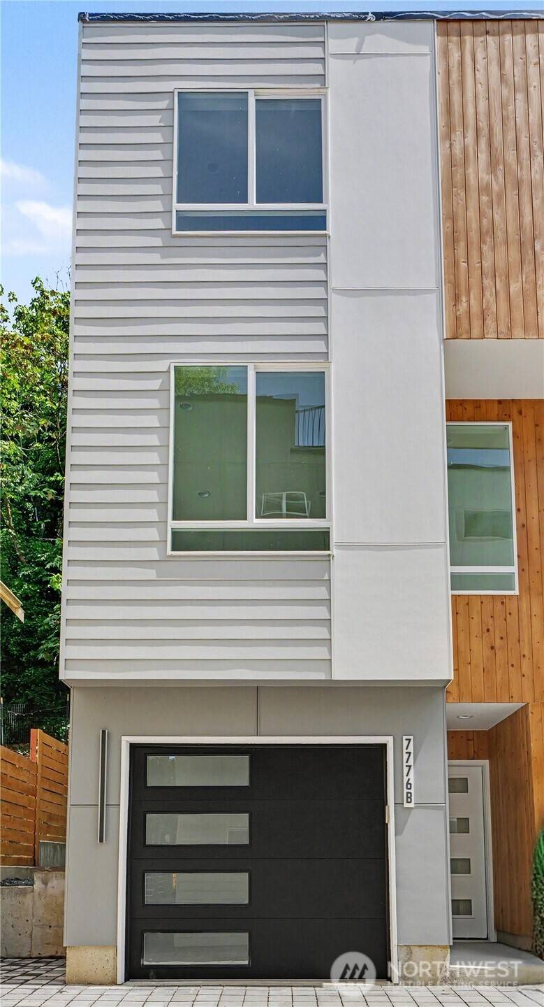 7776 Highland Park Way SW #B, Seattle, WA 98106