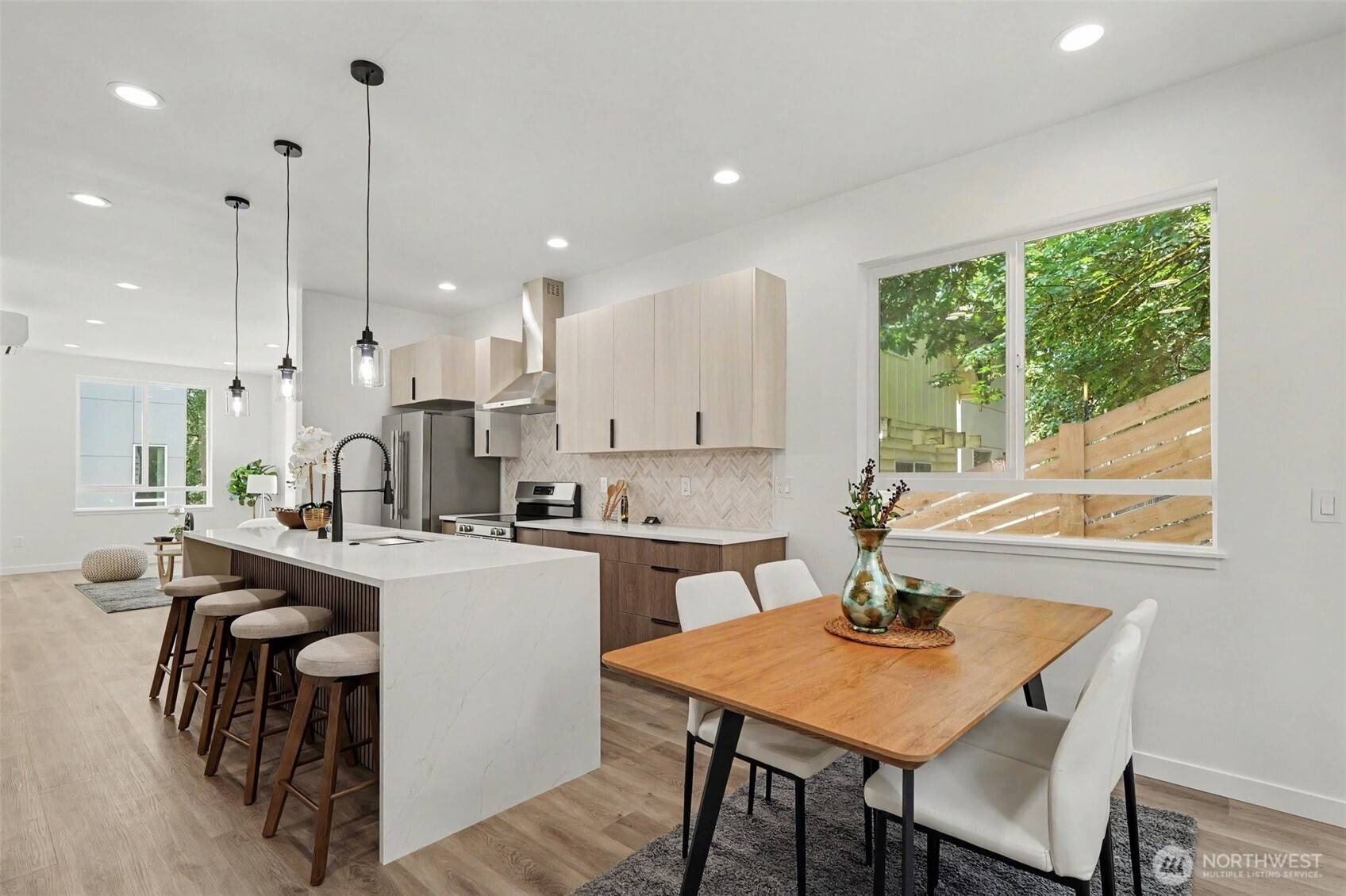 7776 Highland Park Way SW #B, Seattle, WA 98106