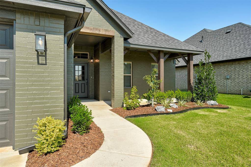 3325 Slate River DR, Yukon, OK 73099