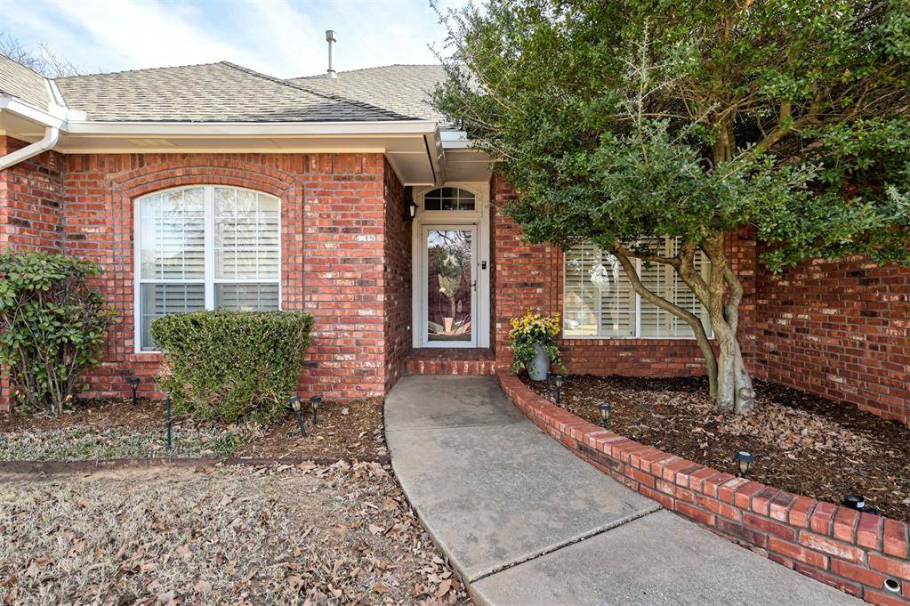 412 Kenswick CT, Edmond, OK 73034