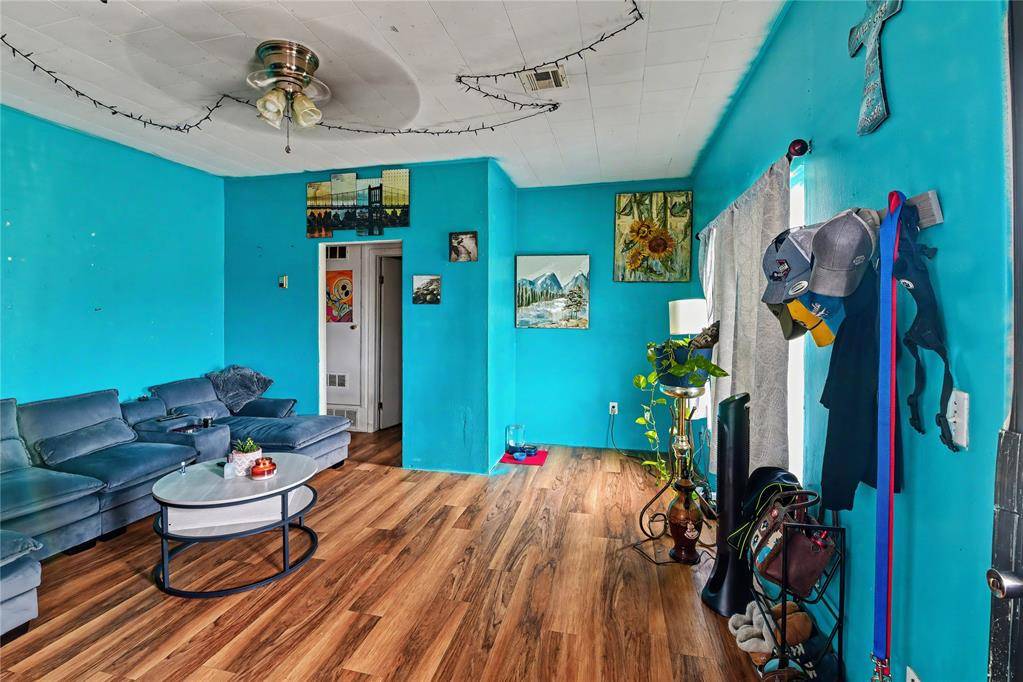 121 W 3rd ST, Fargo, OK 73840