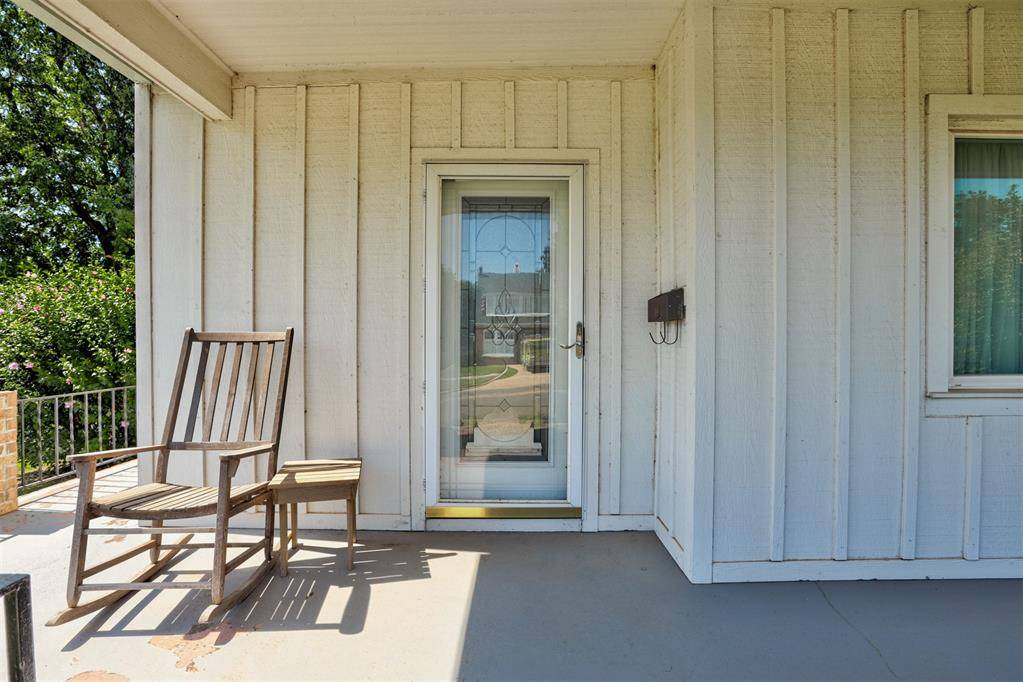 1323 W Noble AVE, Guthrie, OK 73044