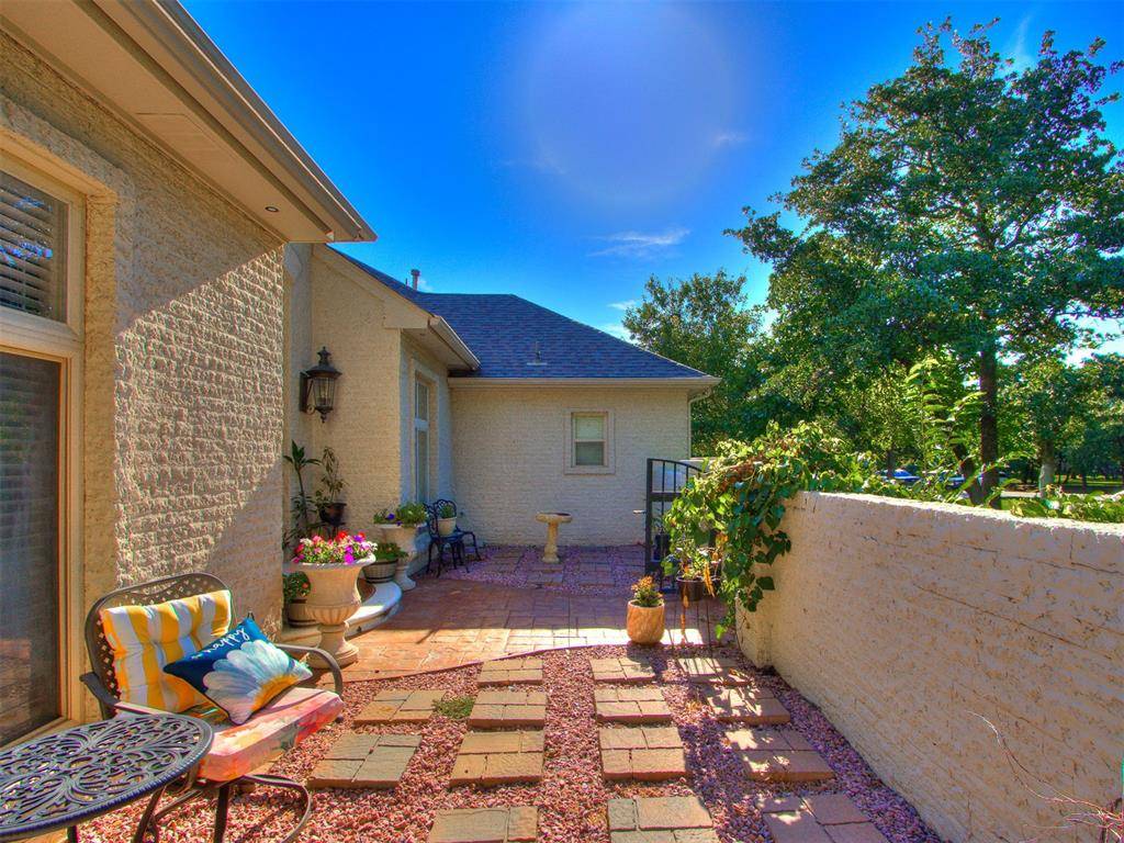 2600 Chaumont, Edmond, OK 73034