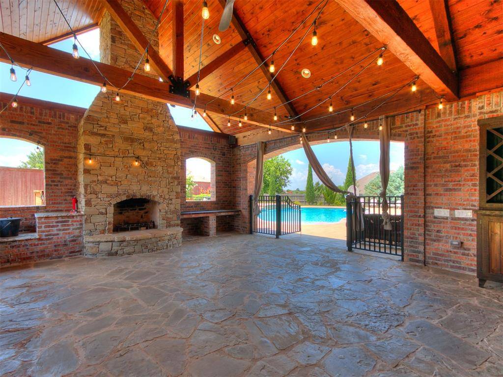 14401 Yorkshire LN, Oklahoma City, OK 73142