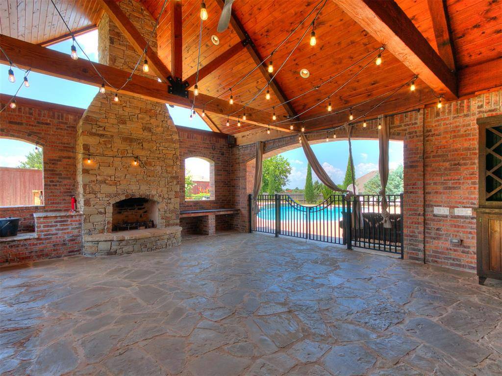 14401 Yorkshire LN, Oklahoma City, OK 73142