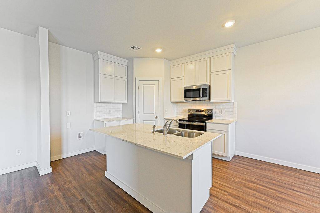 1710 Oak WAY, Tuttle, OK 73089