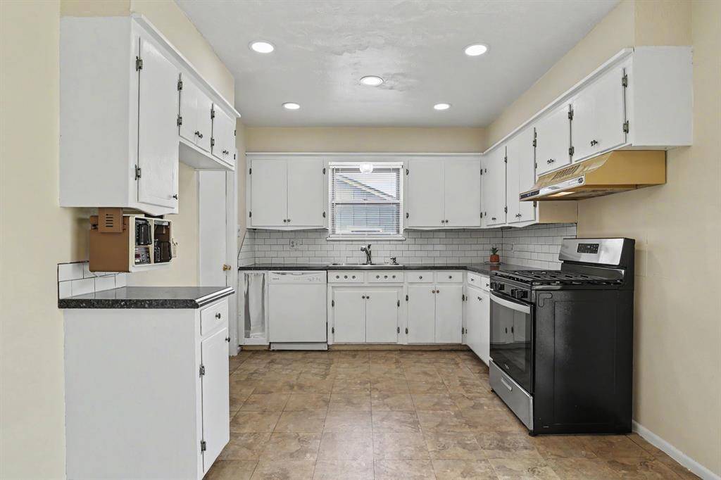 1724 Serenade DR, Oklahoma City, OK 73130
