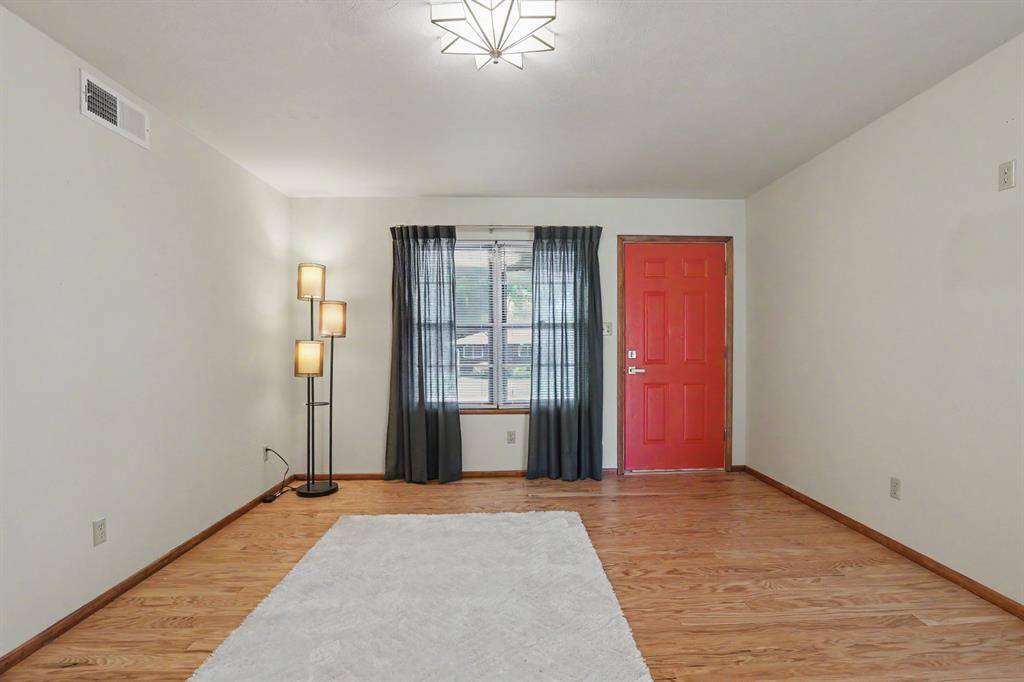 1724 Serenade DR, Oklahoma City, OK 73130