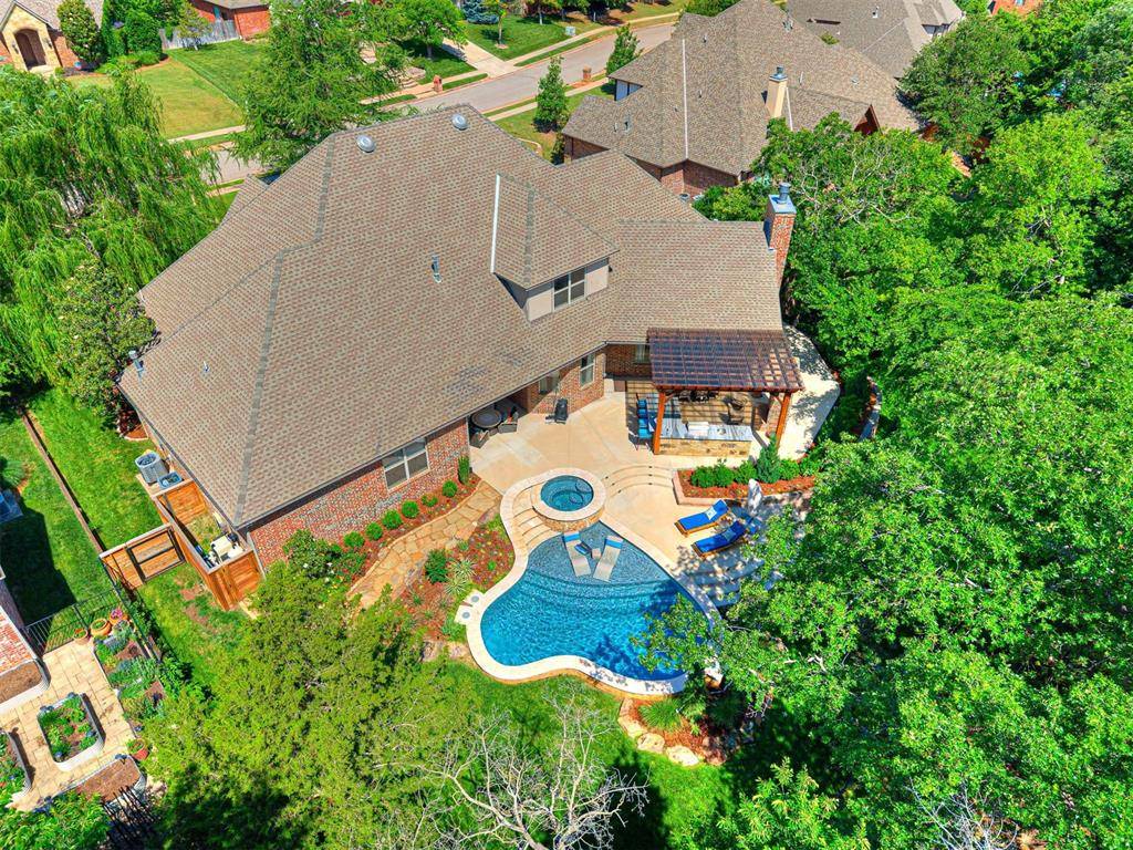 3720 Creek Bend RD, Edmond, OK 73003