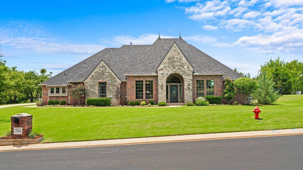 2209 Crestwood DR, Jones, OK 73049