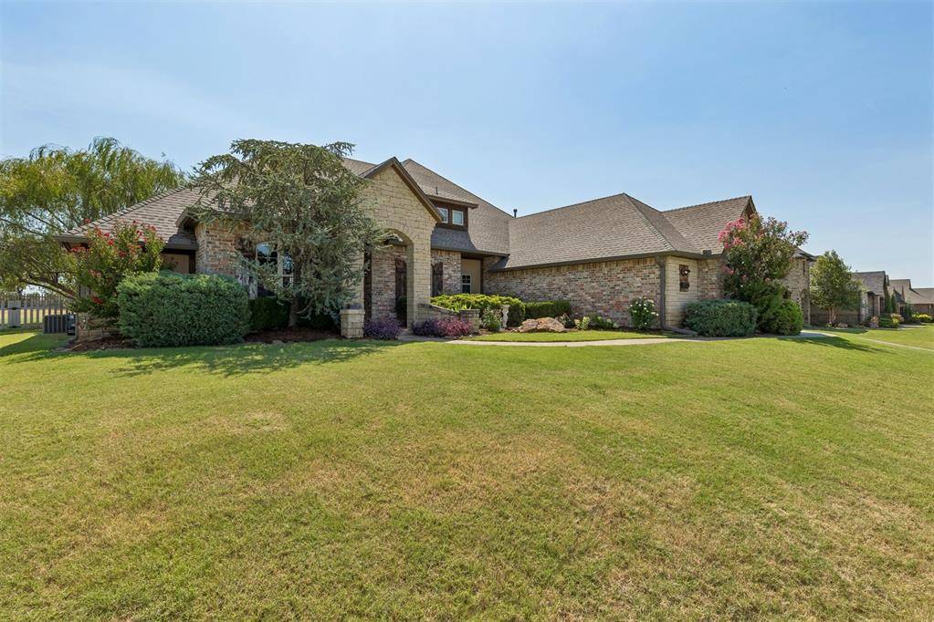 22982 Crossfield CT, Edmond, OK 73025