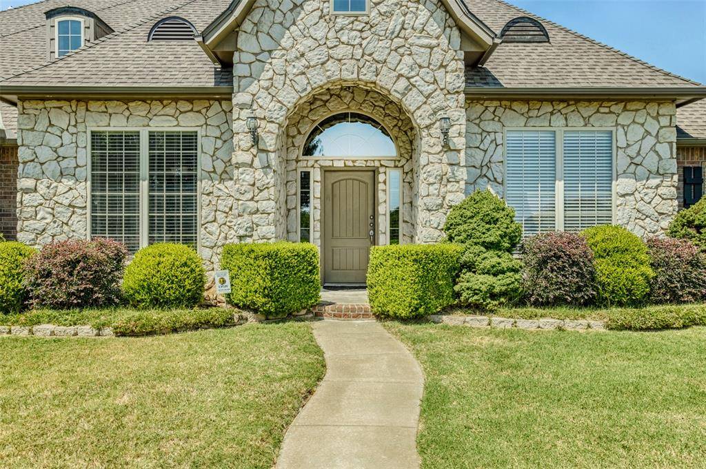 15315 Coral Creek LN, Oklahoma City, OK 73165