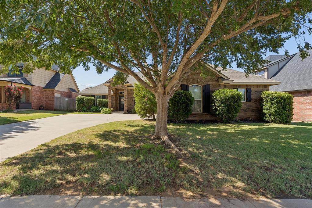 9024 NW 84th TER, Yukon, OK 73099