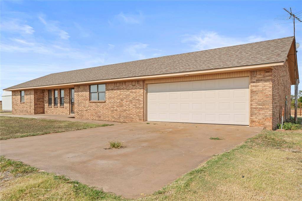 81613 N 2520 RD, Watonga, OK 73772