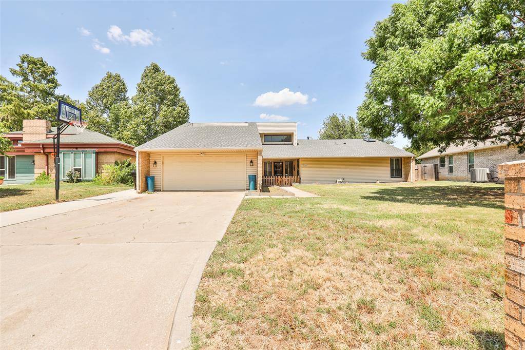 225 SE 28th ST, Moore, OK 73160