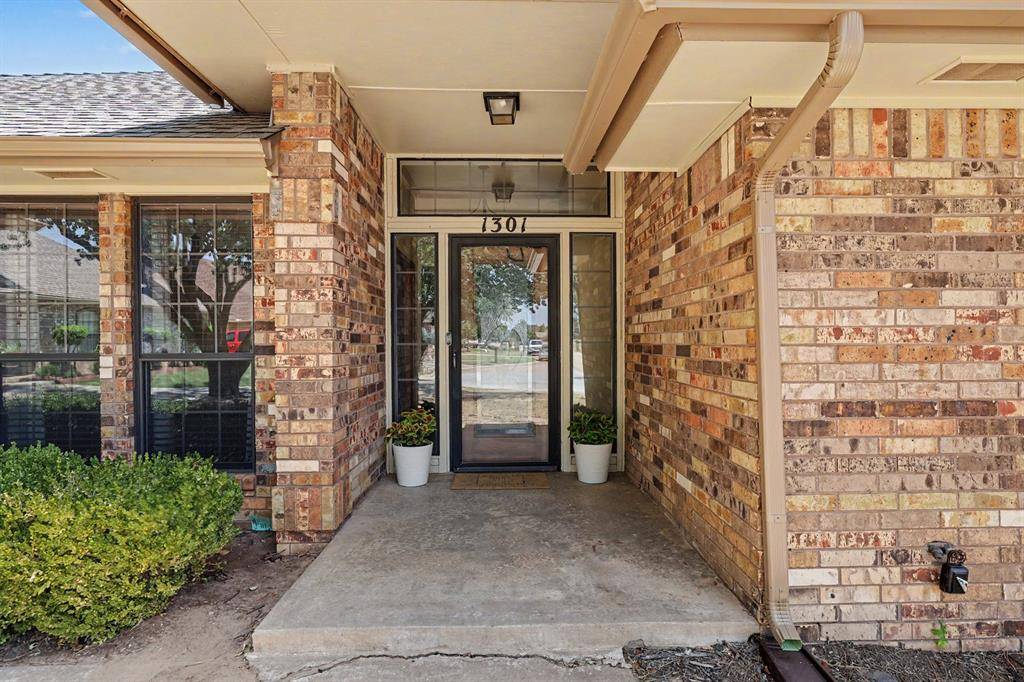 1301 SW 107th PL, Oklahoma City, OK 73170
