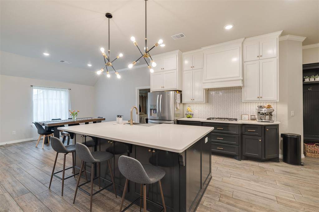801 Bison Crossing DR, Yukon, OK 73099
