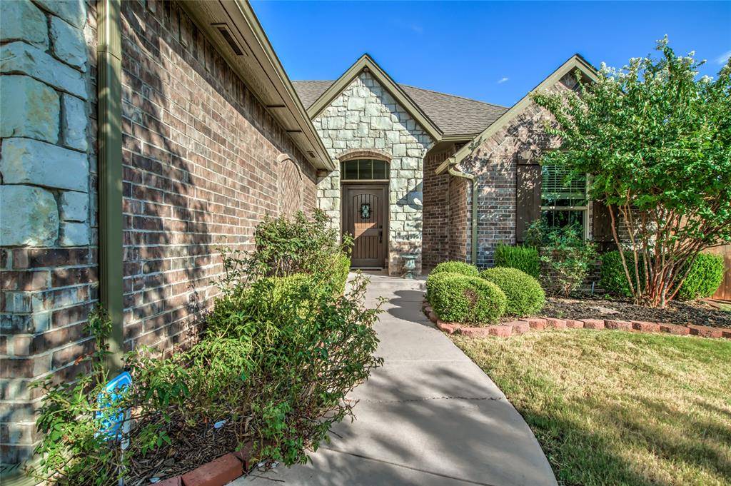 15100 Homecoming DR, Edmond, OK 73013