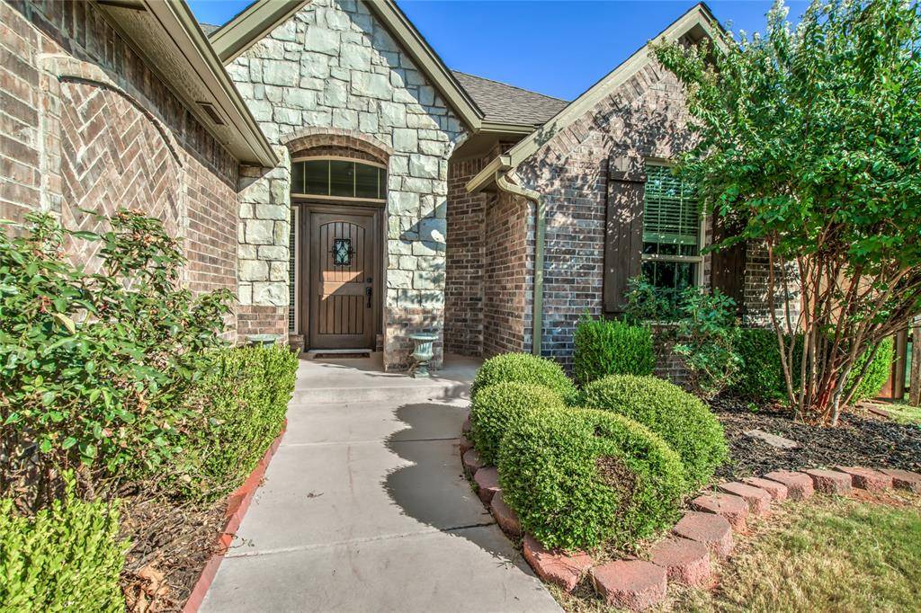 15100 Homecoming DR, Edmond, OK 73013