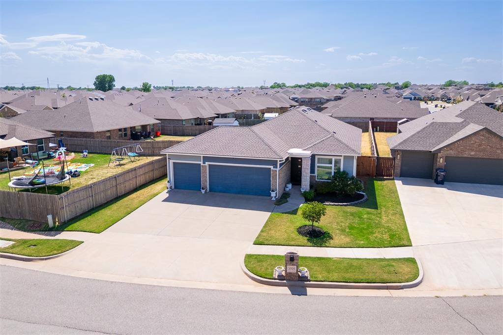 3509 Upland Ridge DR, Yukon, OK 73099