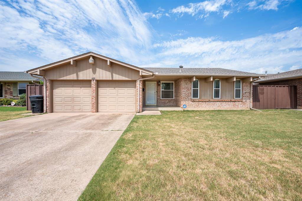 625 SW 9th ST, Moore, OK 73160