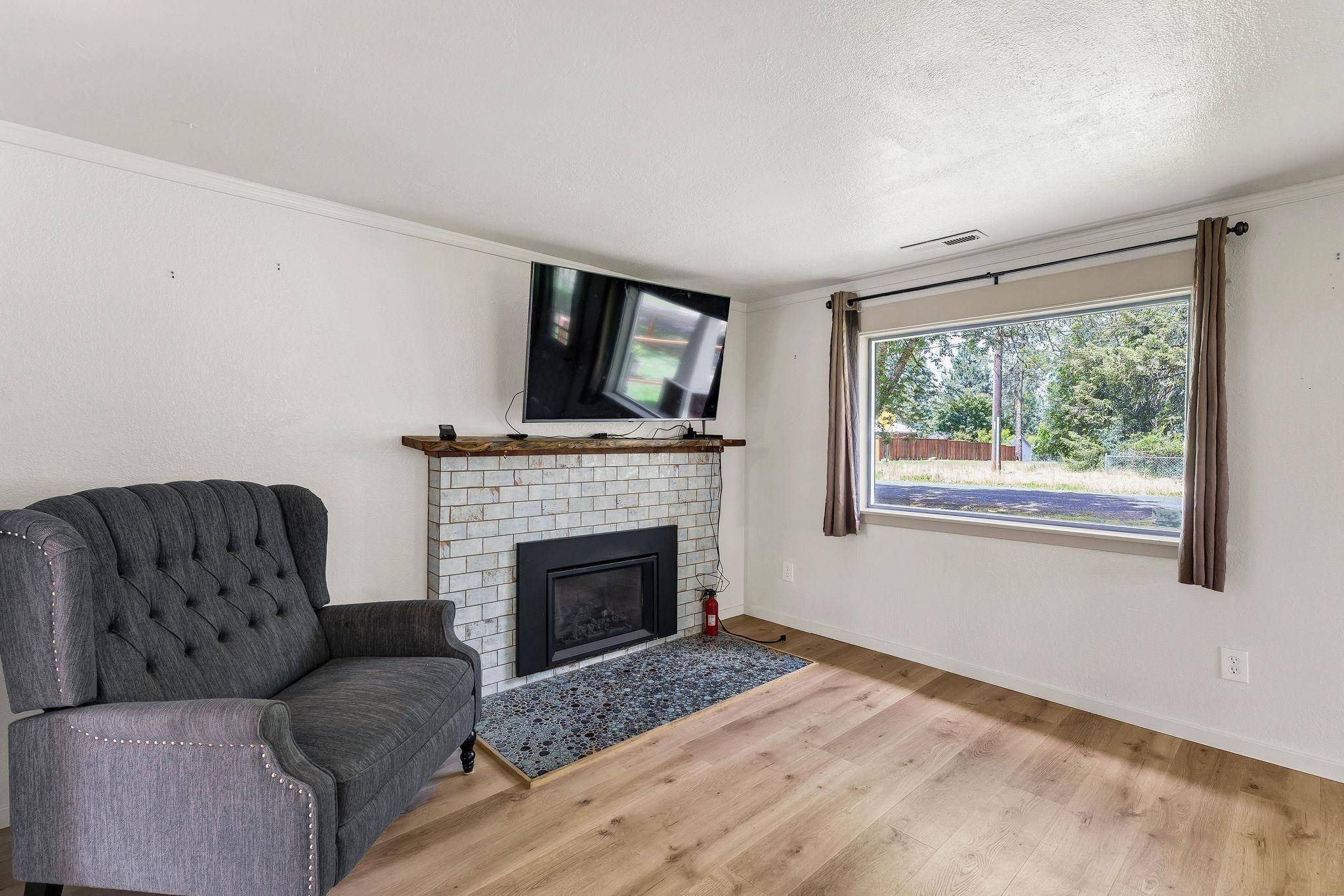 402 6TH Ave, Deer Park, WA 99006
