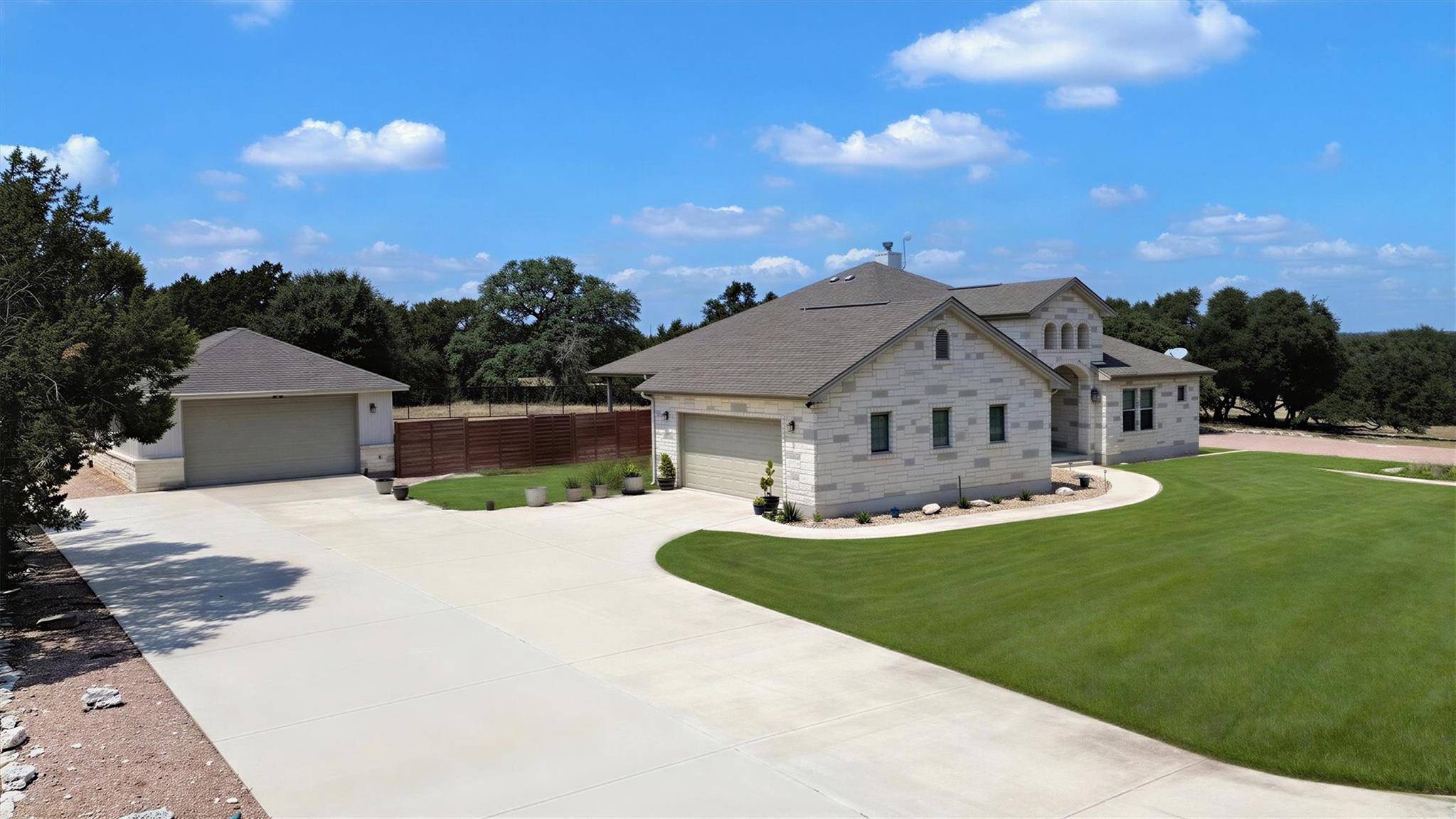 404 First Down Dash, Burnet, TX 78611