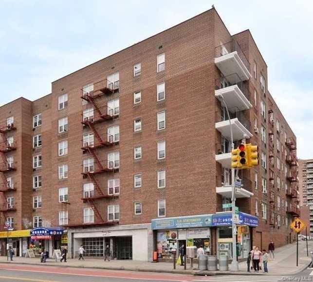 42-95 Main Street #3B, Flushing, NY 11355