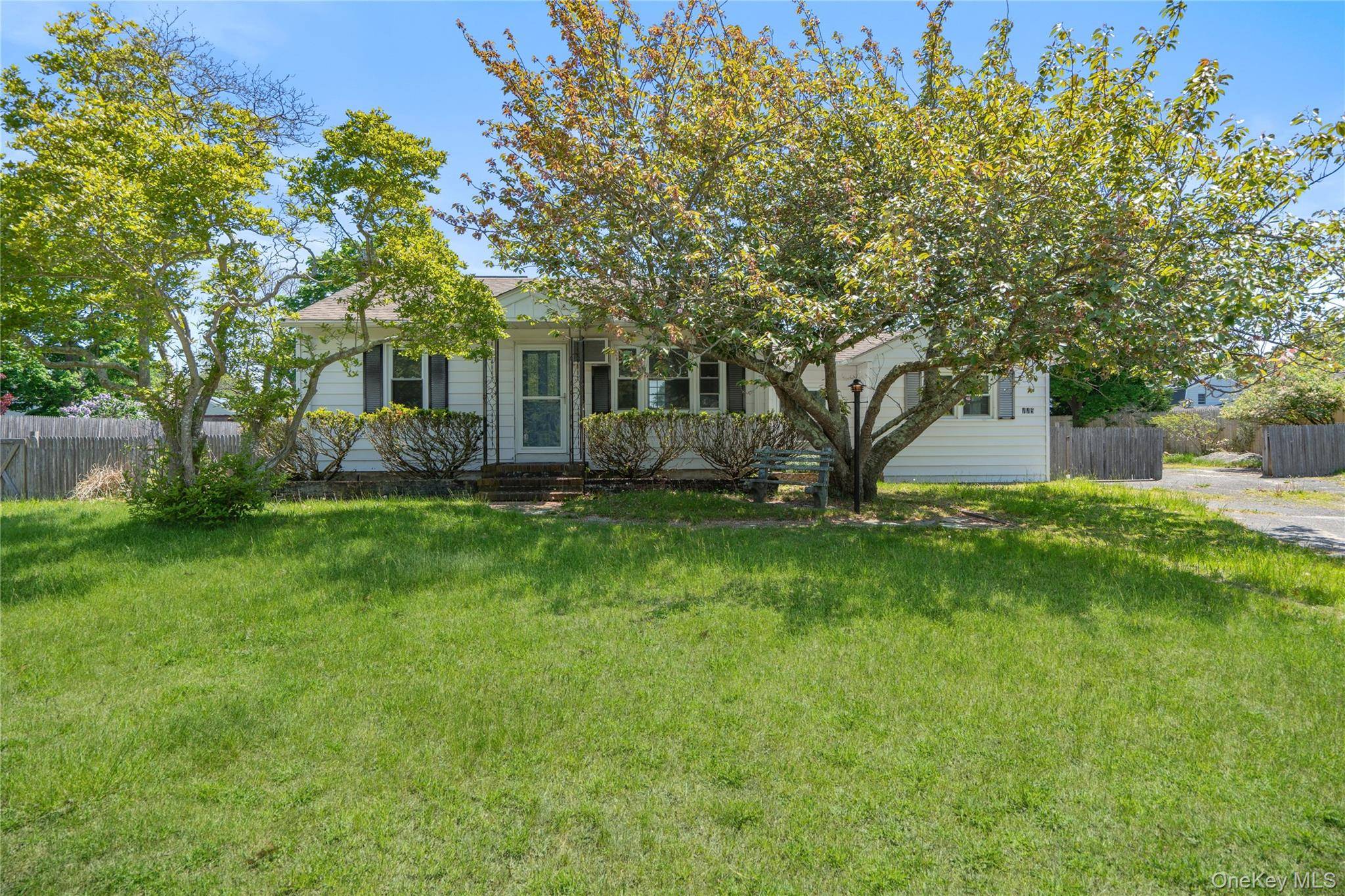 115 Chapel AVE, East Patchogue, NY 11772