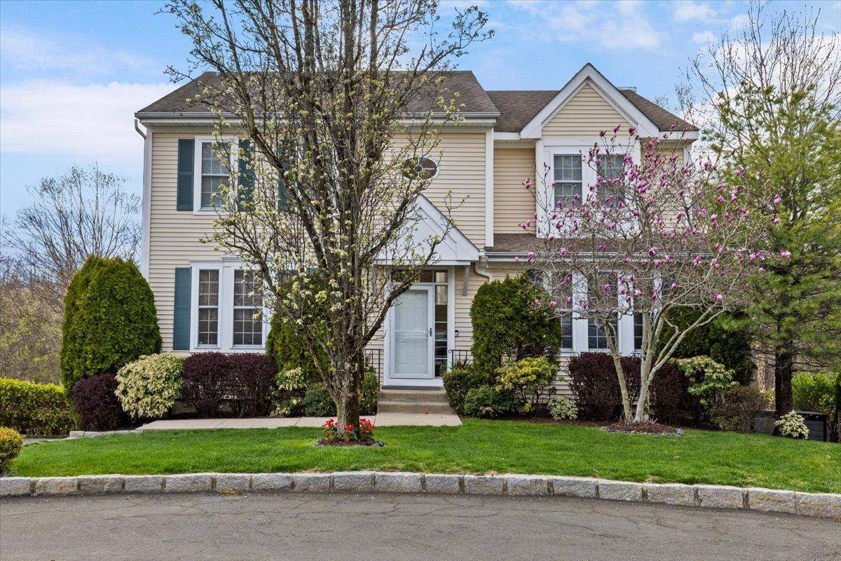 29 Fellowship LN, Rye Brook, NY 10573