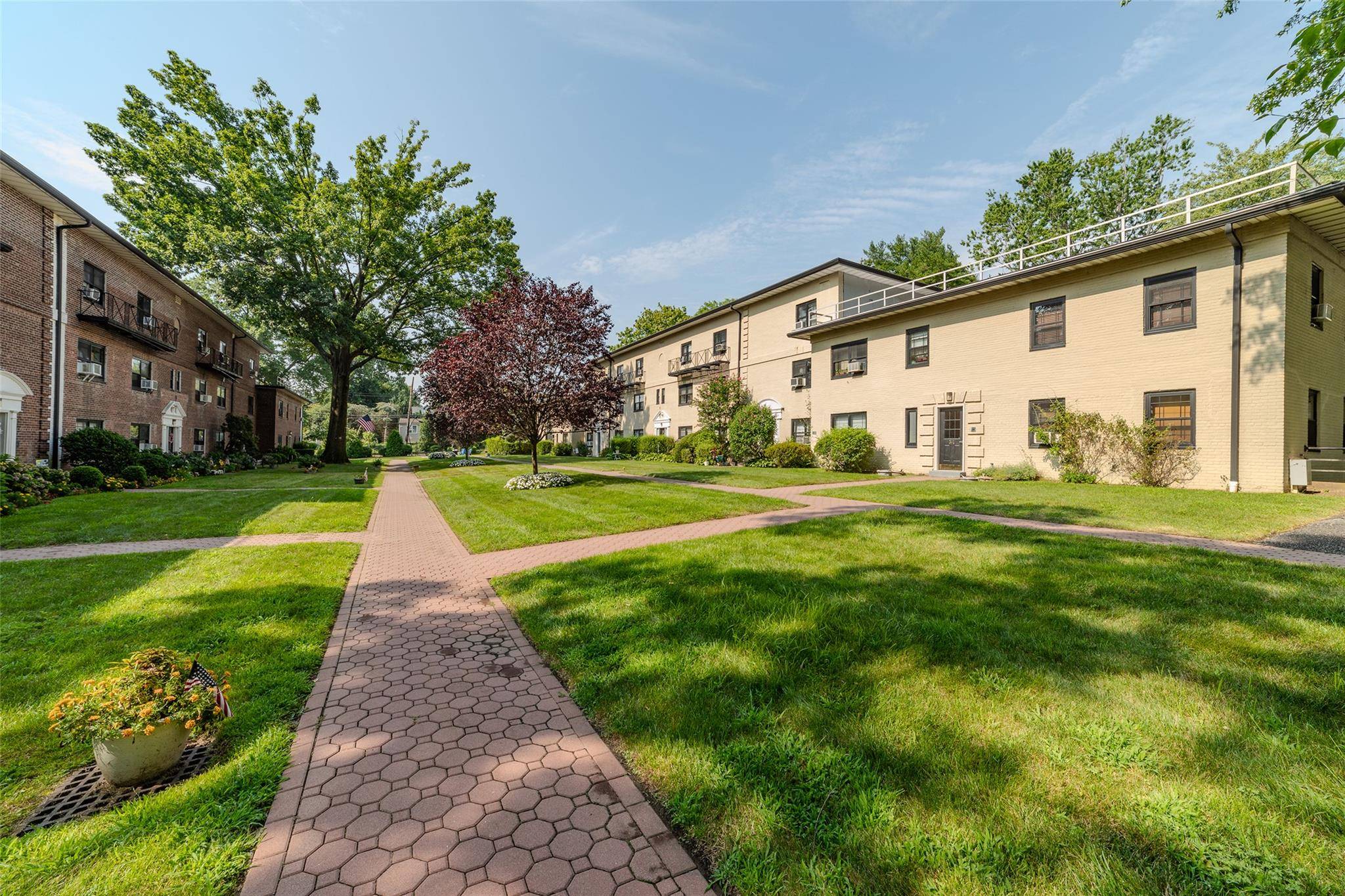 32 Manchester Road #Unit #B26, Eastchester, NY 10709