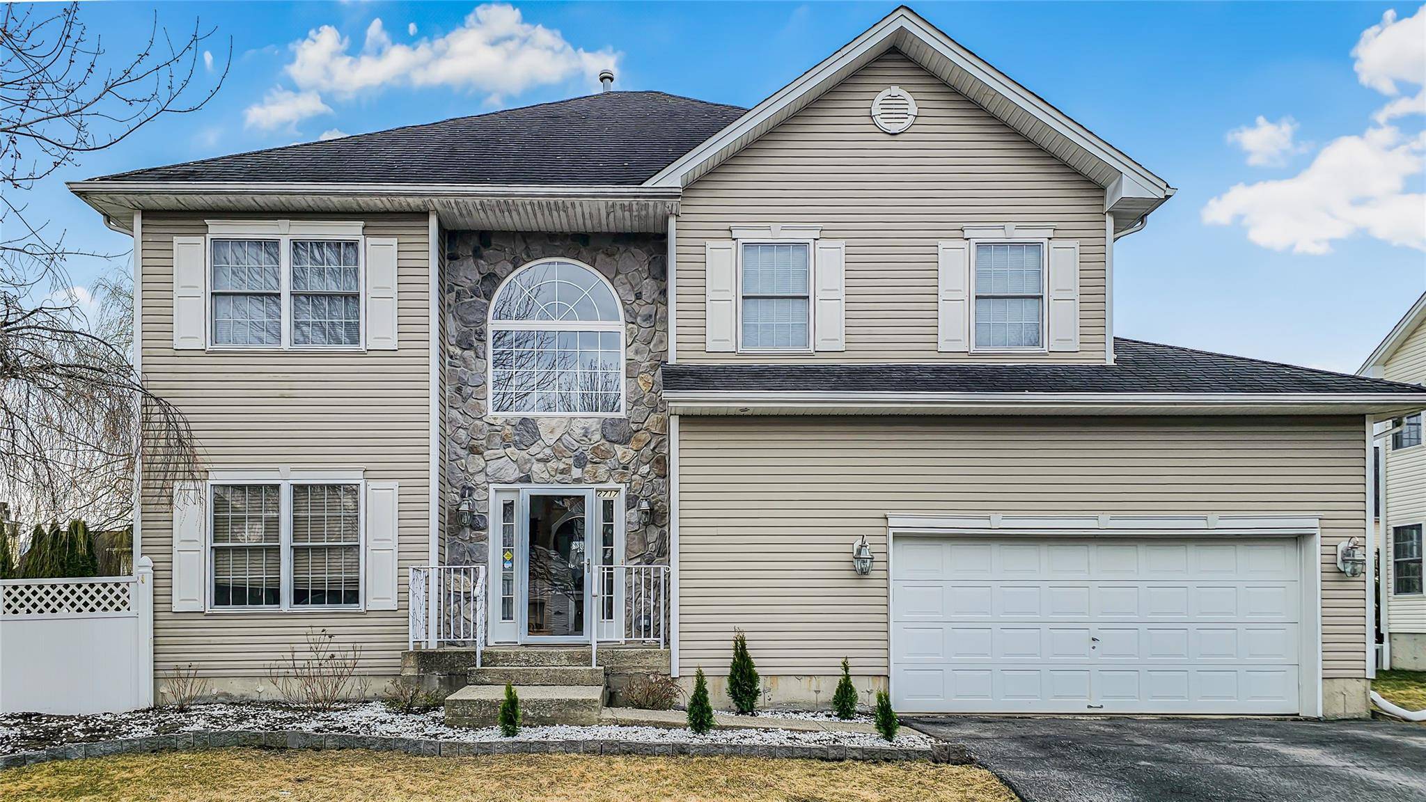 2717 Colonial DR, New Windsor, NY 12553