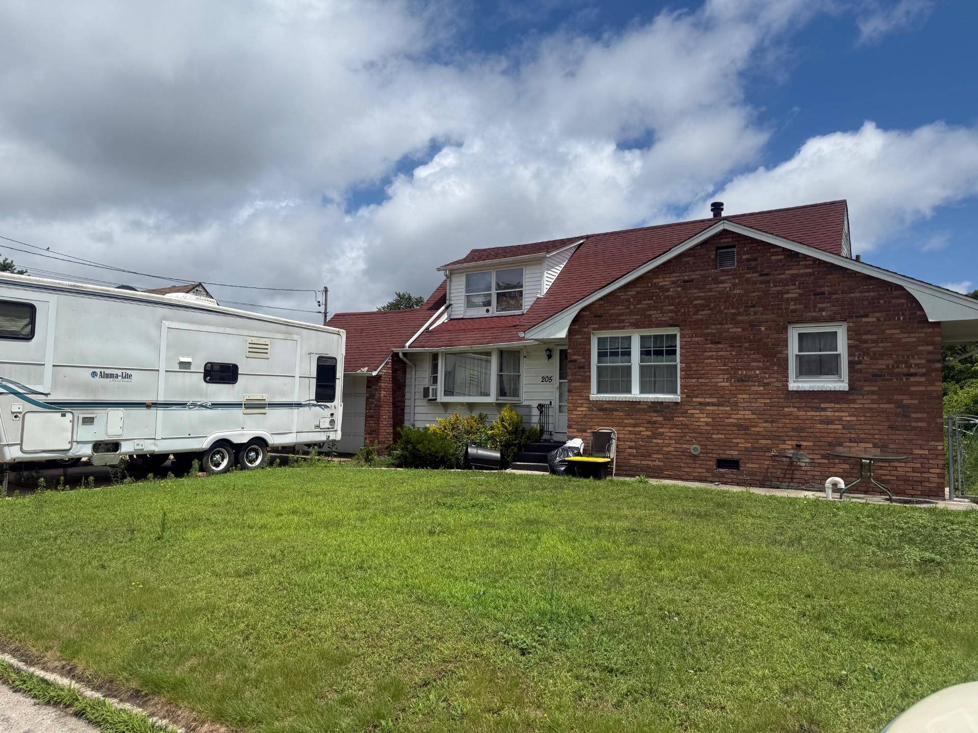205 Hilltop DR, Brentwood, NY 11717
