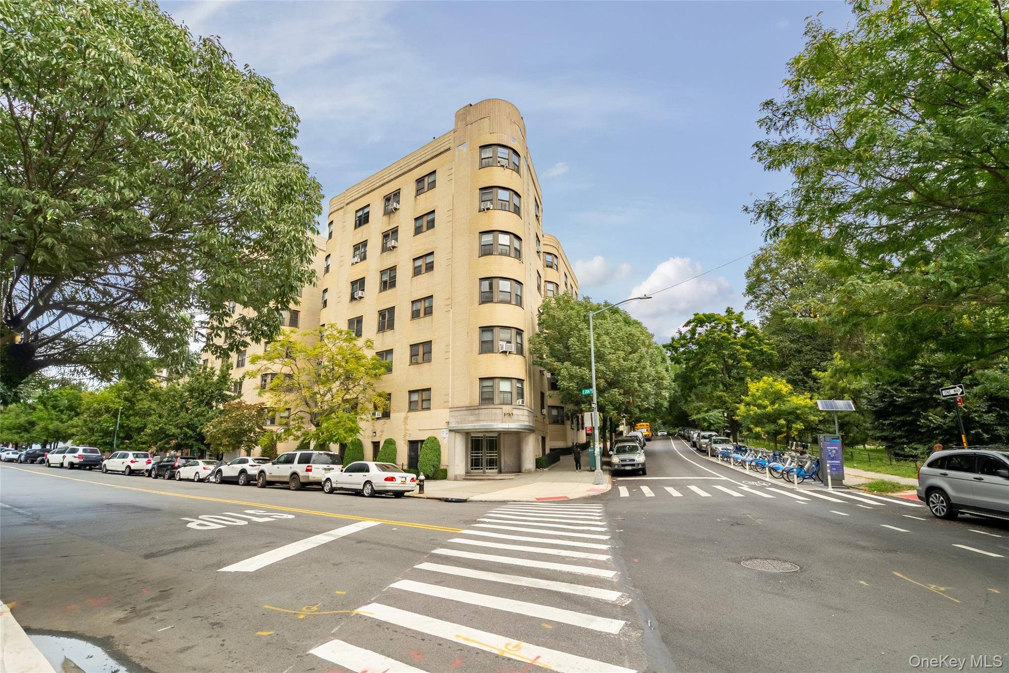 190 E Mosholu Pkwy #3C, Bronx, NY 10458