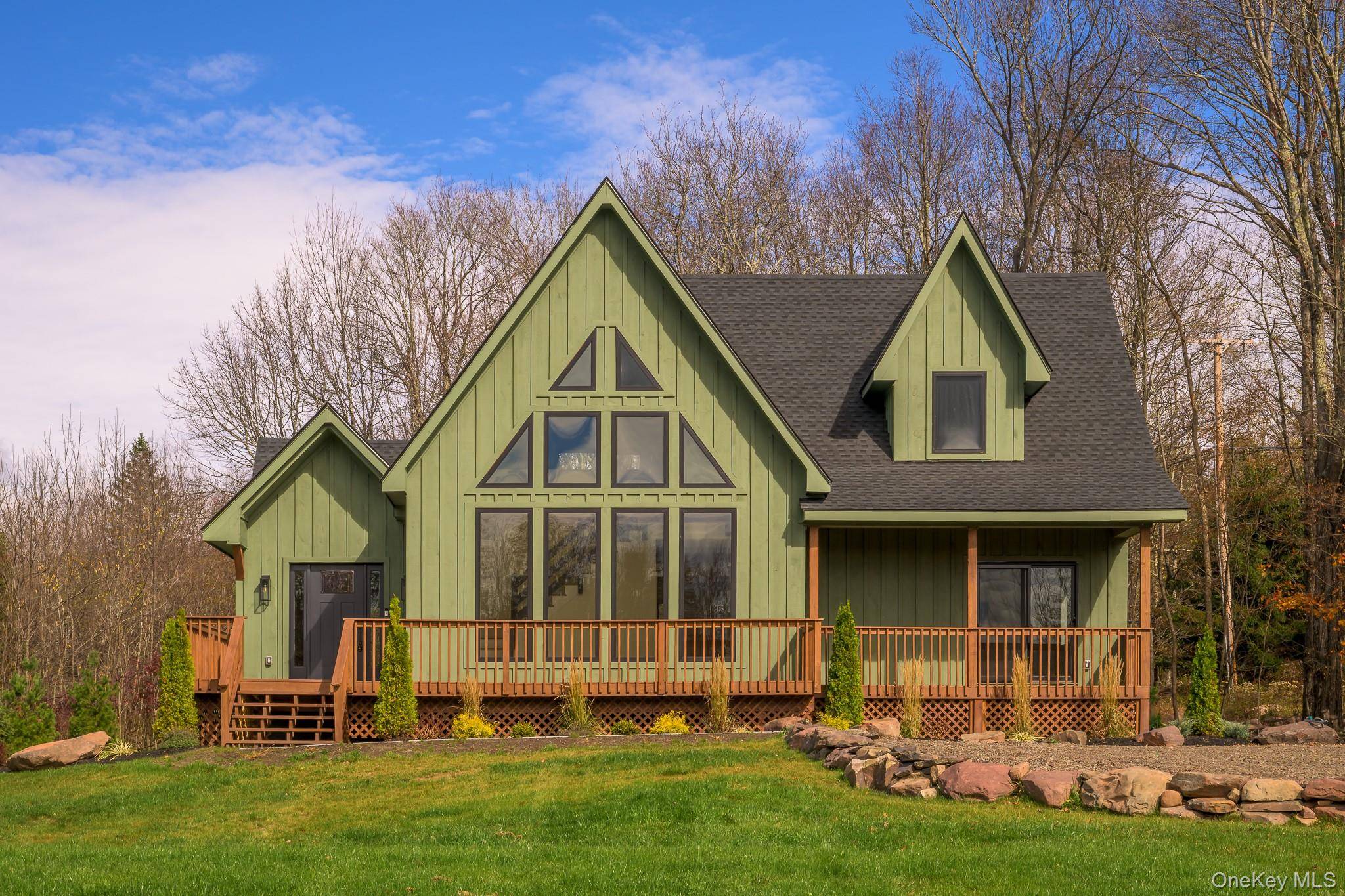 20 Brook Hollow LN, Windham, NY 12496