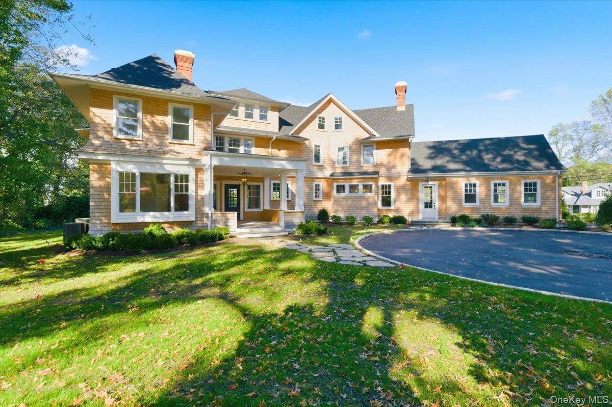43 Soundview DR, Huntington Bay, NY 11743