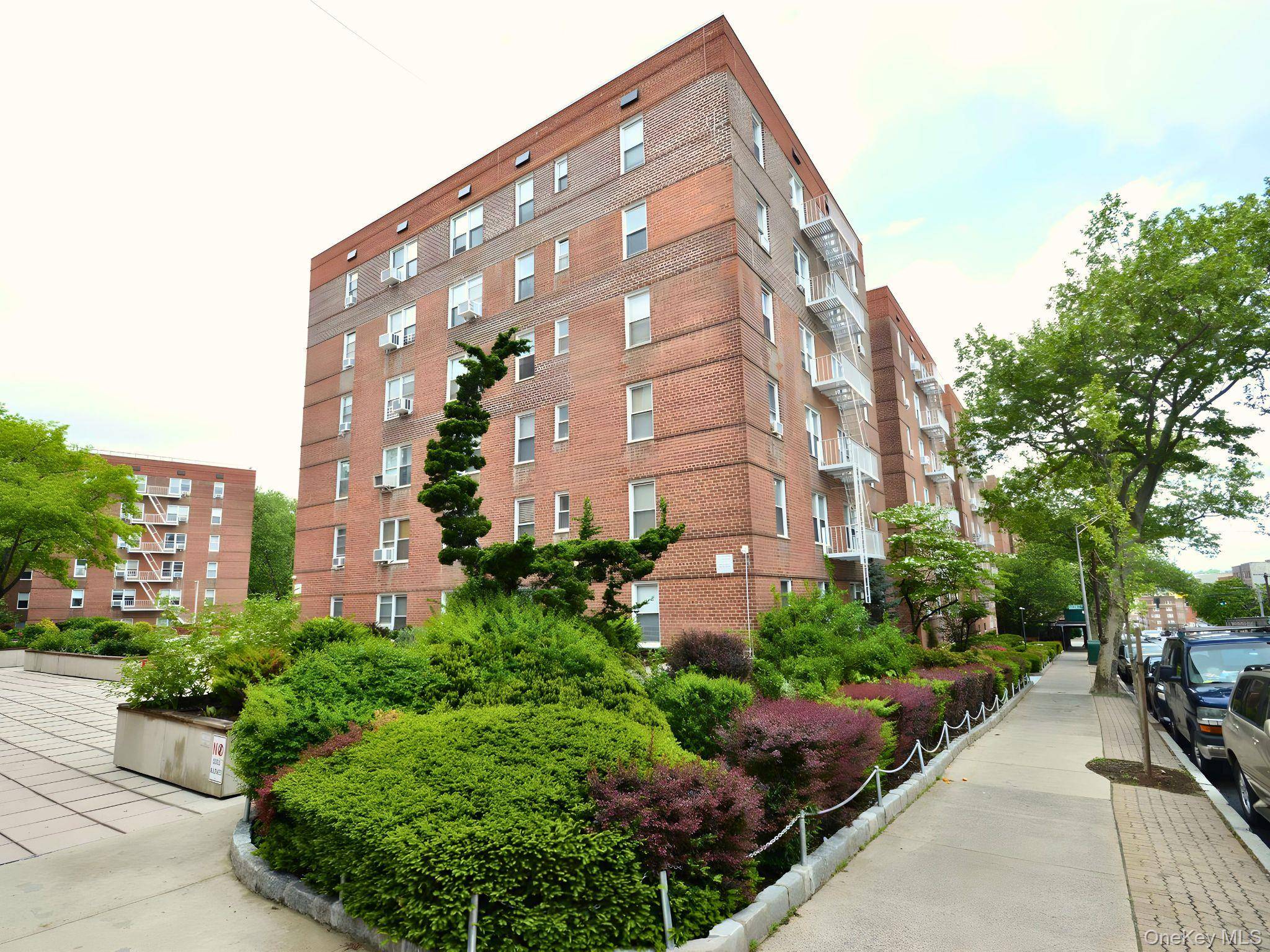 501 Riverdale AVE #2J, Yonkers, NY 10705