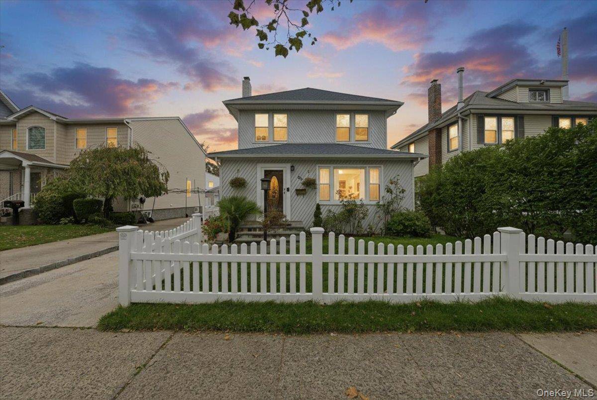 32 Franklin AVE, Lynbrook, NY 11563