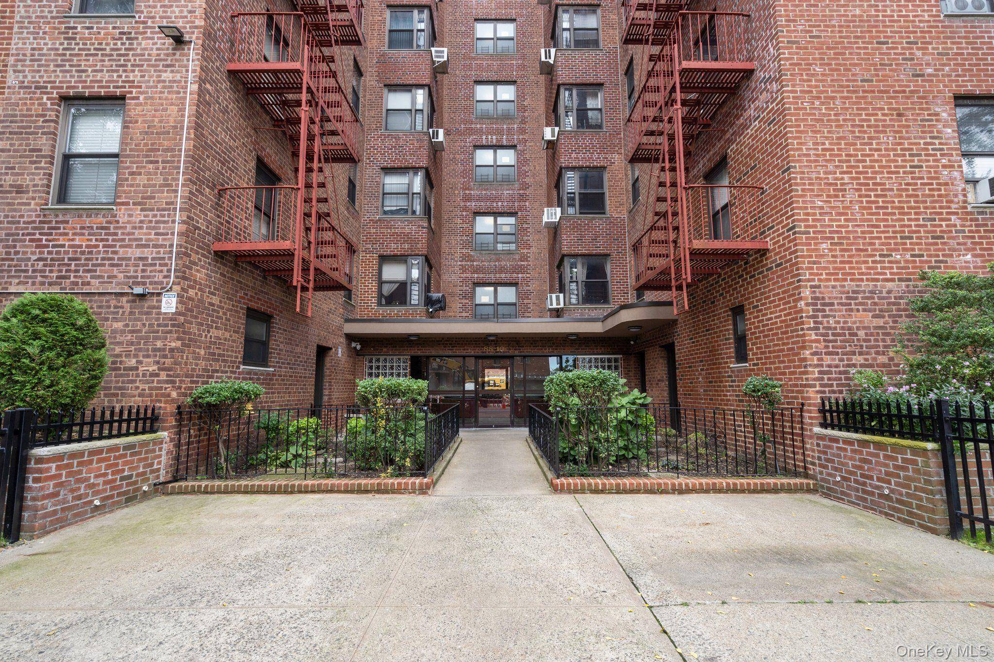 88-10 32nd Ave AVE #304, East Elmhurst, NY 11369