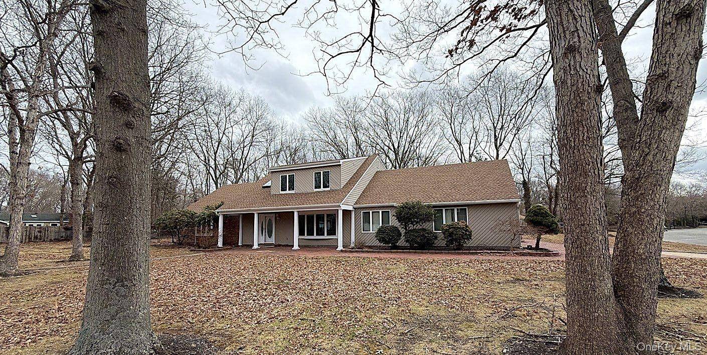 1 Domino WAY, Mount Sinai, NY 11766
