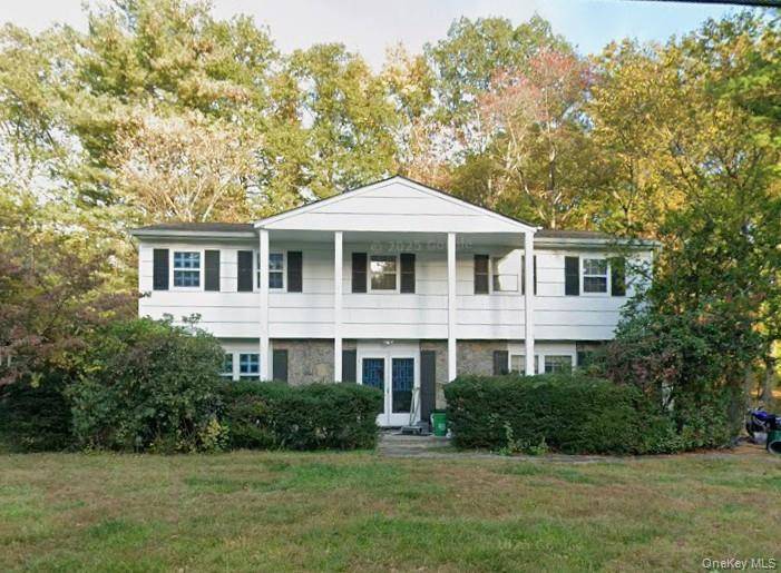 6 Balmoral DR, Chestnut Ridge, NY 10977