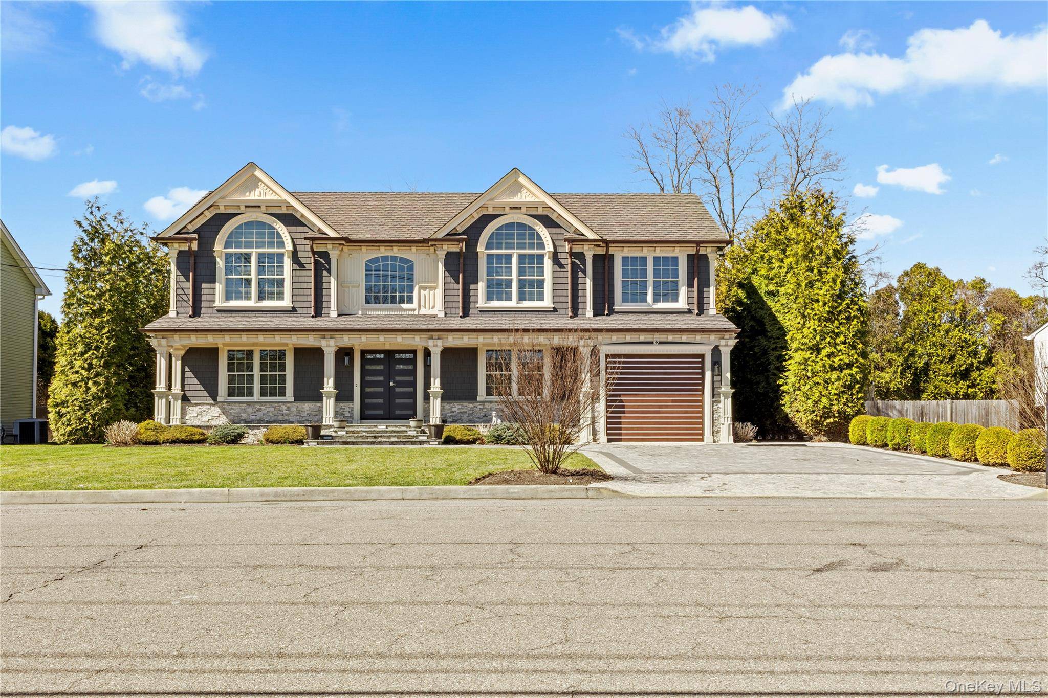 123 Columbus BLVD, Amityville, NY 11701