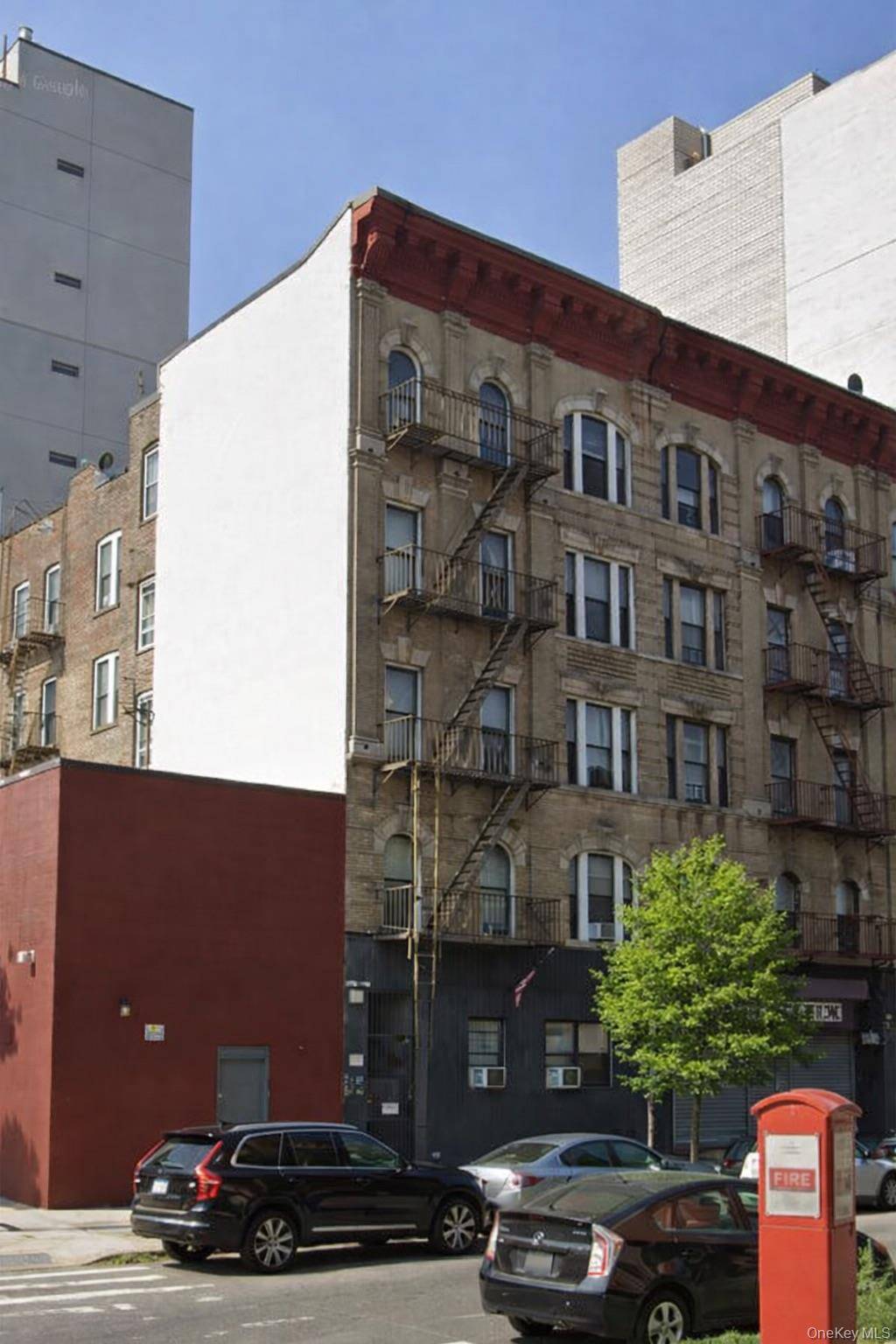300 N 8th ST, Brooklyn, NY 11211