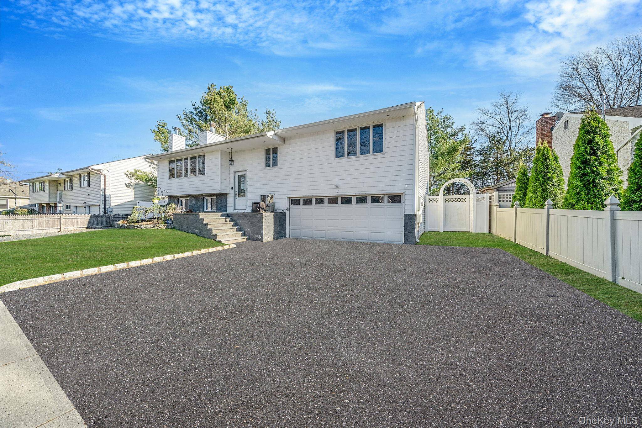 104 Colonial ST, East Northport, NY 11731